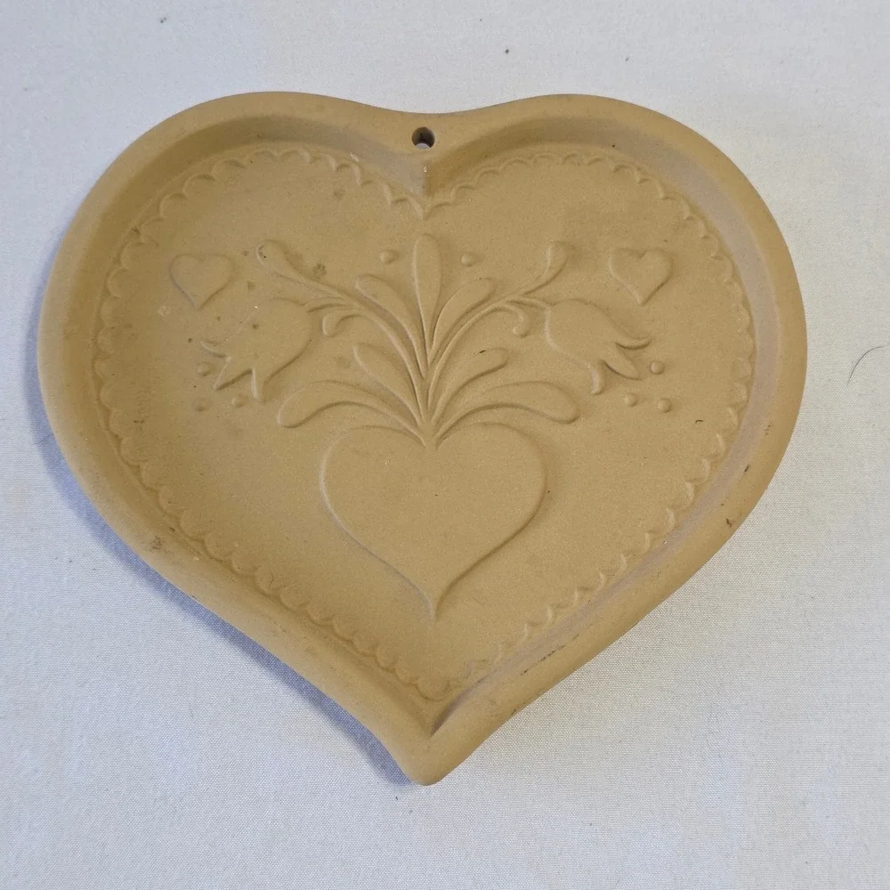 Brown Bag Cookie Art Heart Mold‎ 1986 Vintage Baking Kitchenware